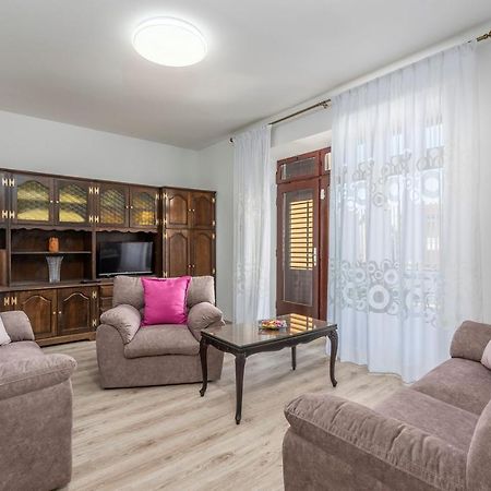 Apartment Lazzarich With Terrace Poreč Kültér fotó