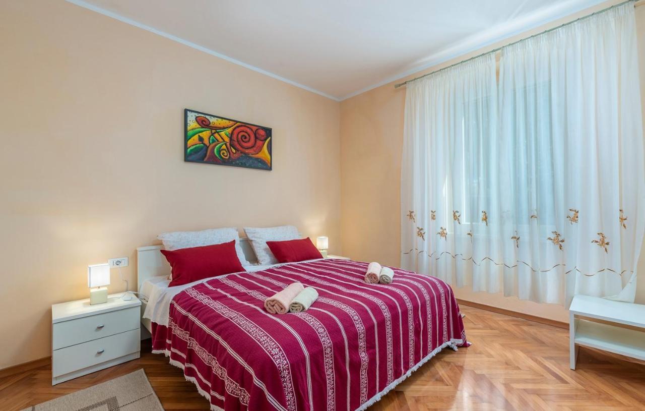 Apartment Lazzarich With Terrace Poreč Kültér fotó