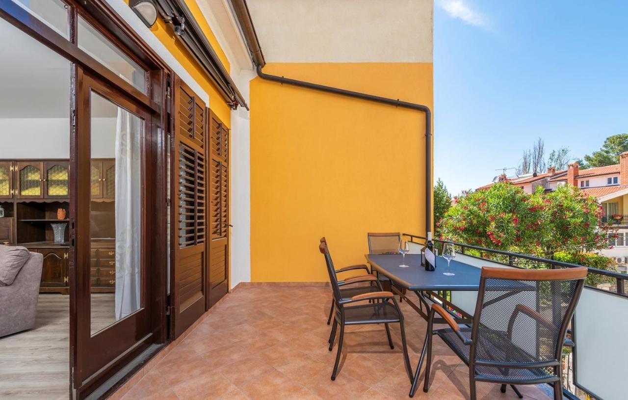 Apartment Lazzarich With Terrace Poreč Kültér fotó