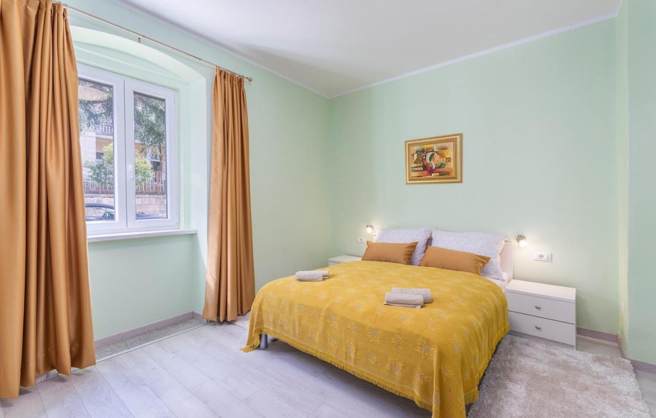 Apartment Lazzarich With Terrace Poreč Kültér fotó