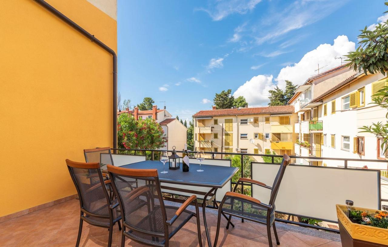 Apartment Lazzarich With Terrace Poreč Kültér fotó