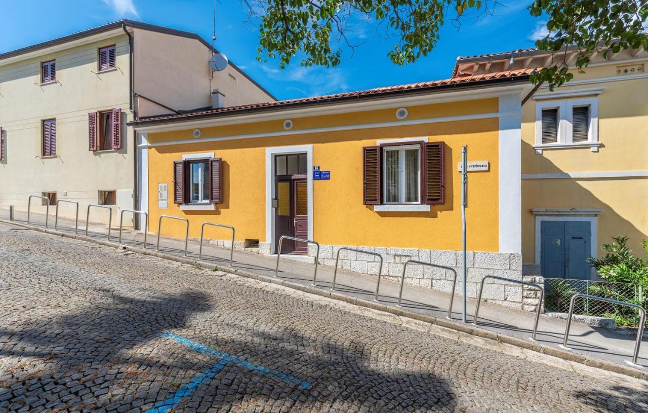 Apartment Lazzarich With Terrace Poreč Kültér fotó